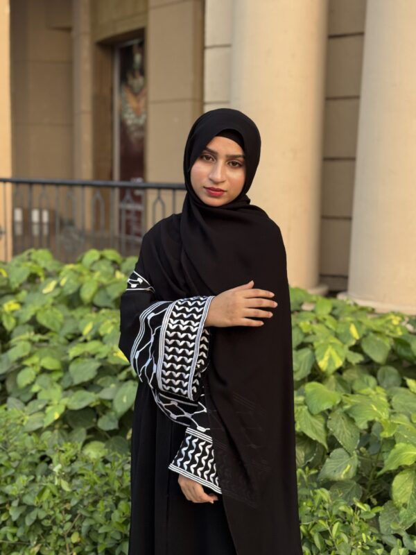 Filisteeni Abaya Classic Black | Signature Collection