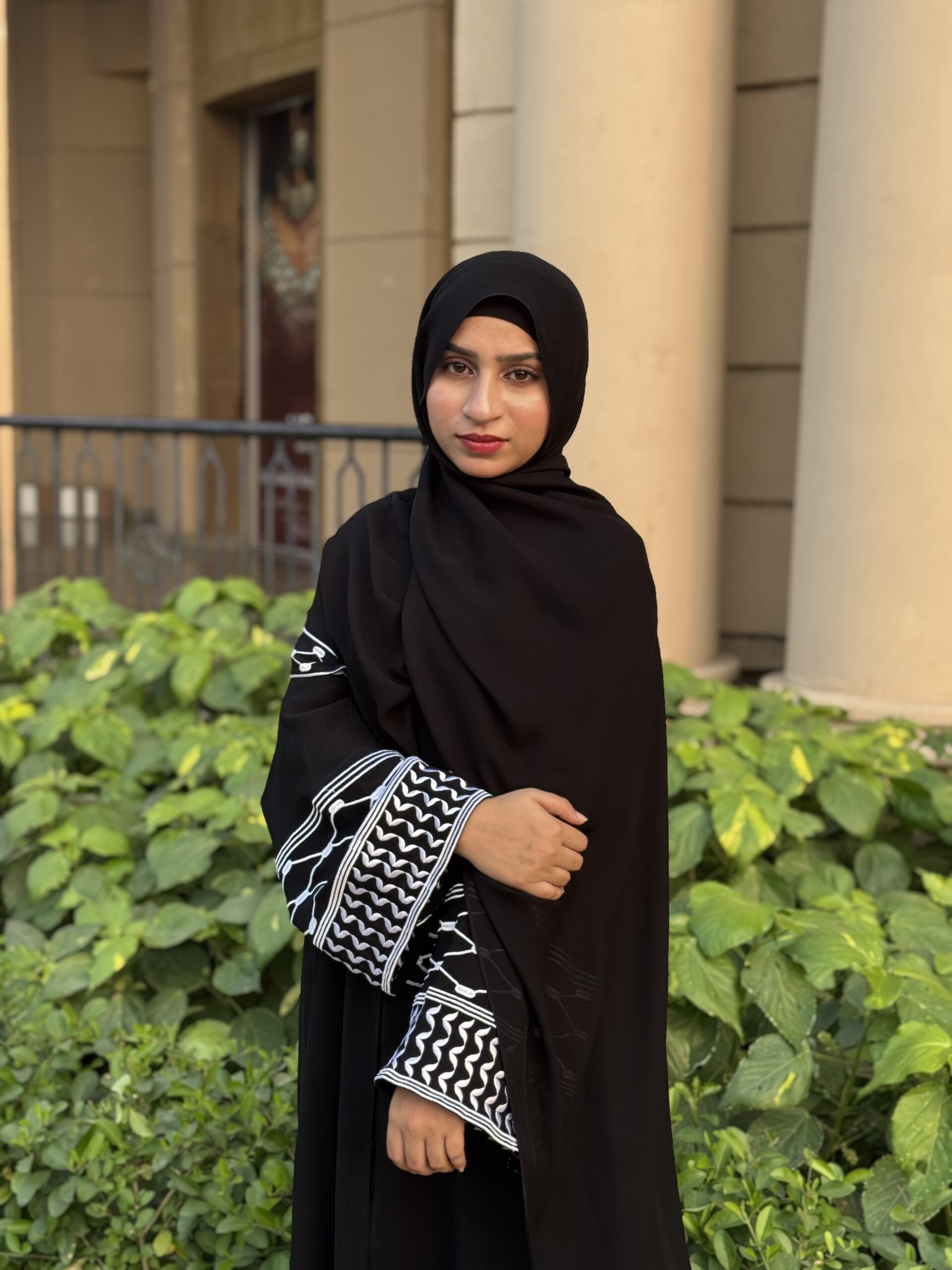 Filisteeni Abaya Classic Black | Signature Collection - Image 7