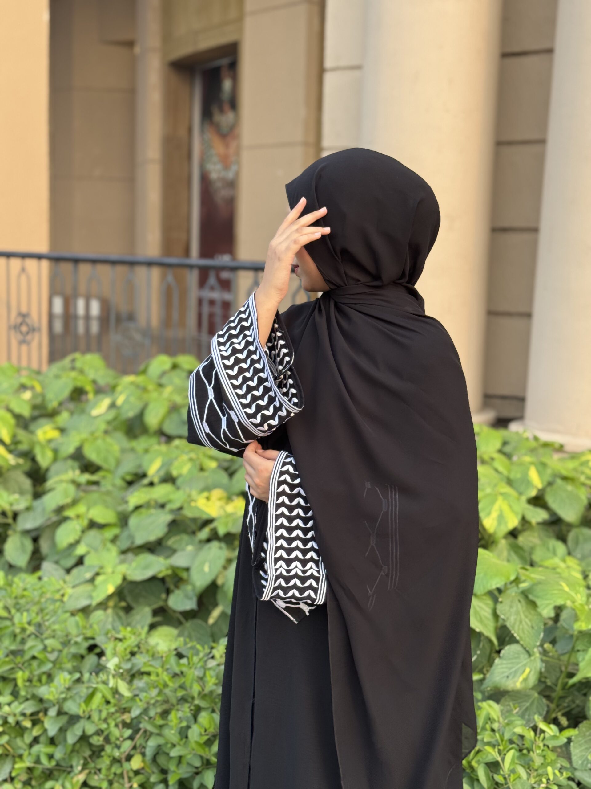 Filisteeni Abaya Classic Black | Signature Collection - Image 6