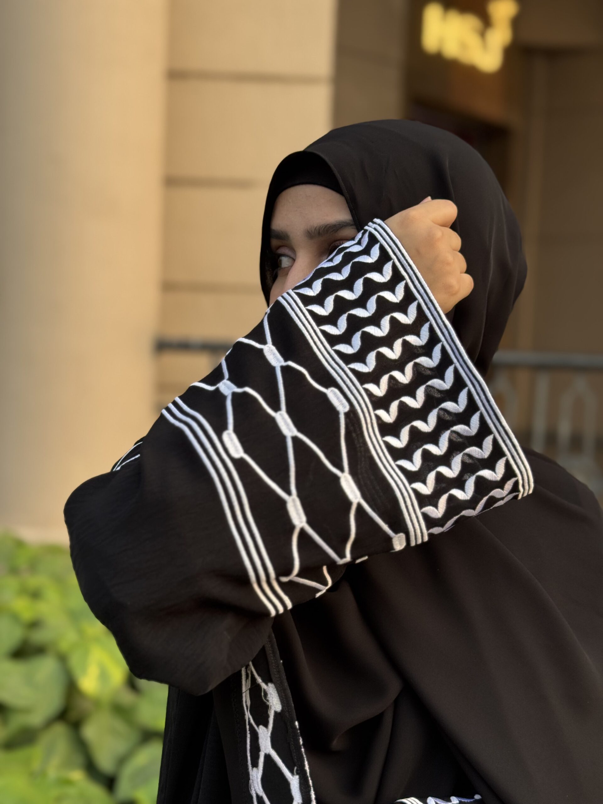 Filisteeni Abaya Classic Black | Signature Collection - Image 3