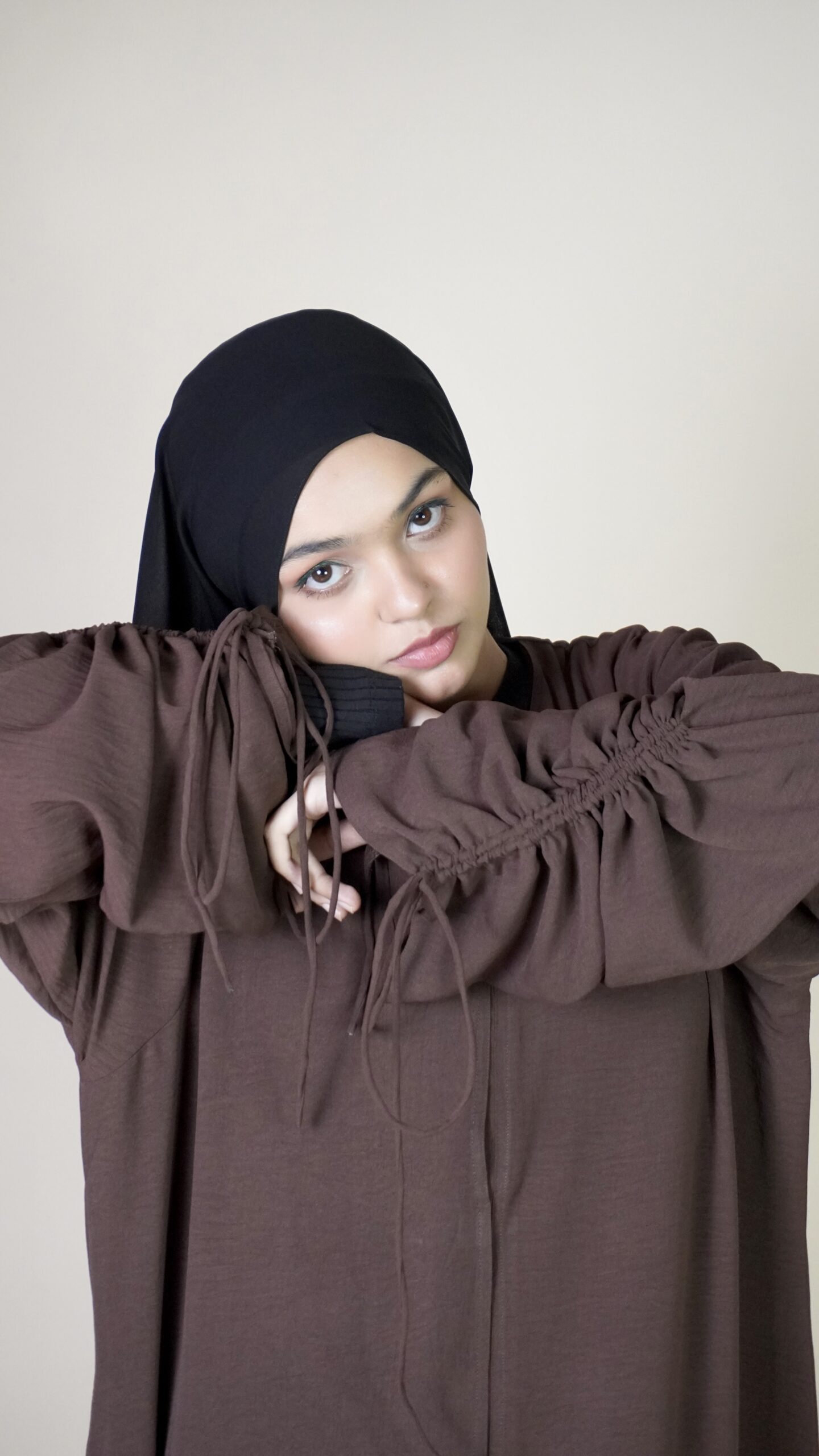 Chocolate Brown Ruched Sleeve Abaya - Image 2
