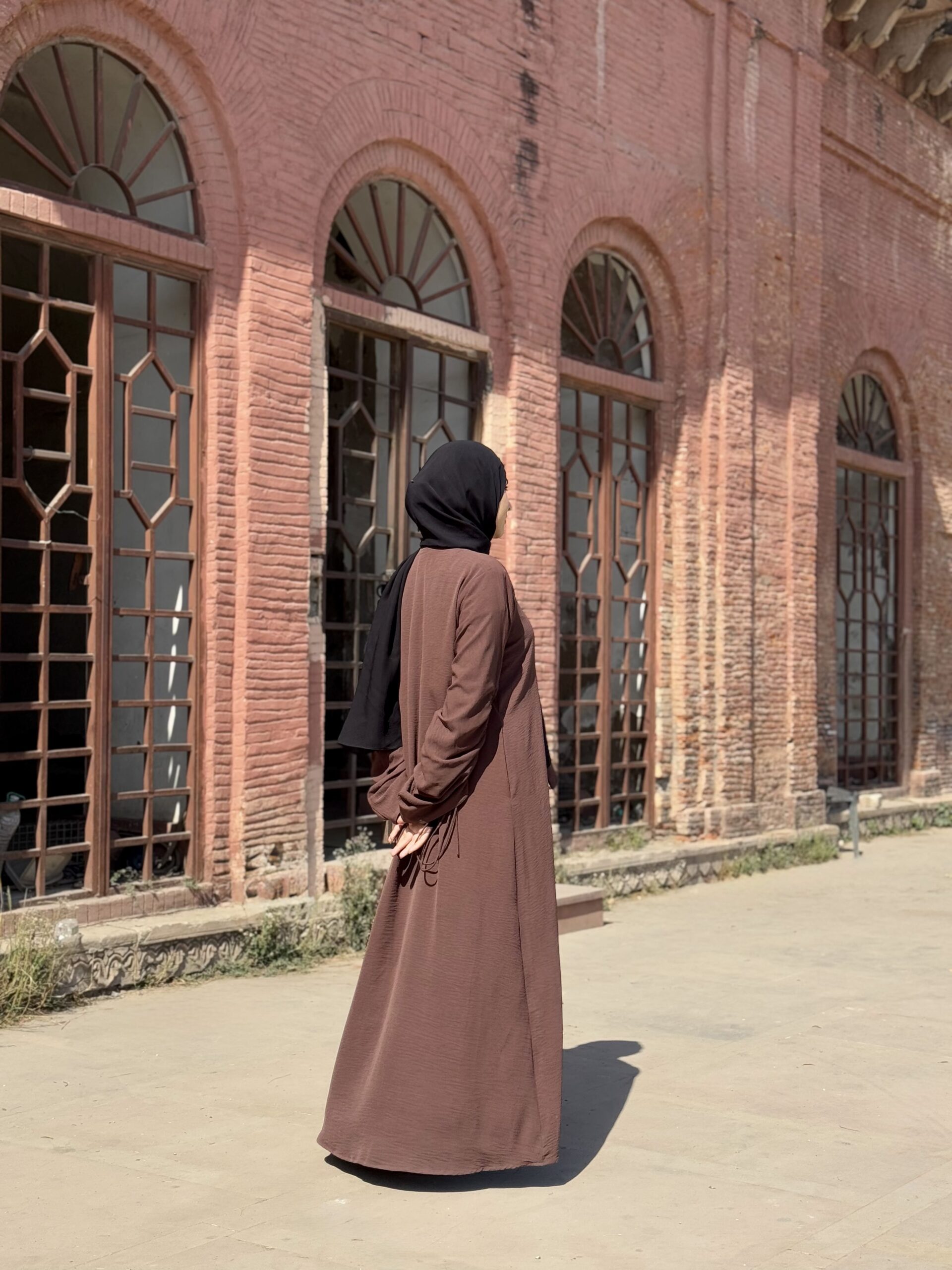 Chocolate Brown Ruched Sleeve Abaya - Image 11