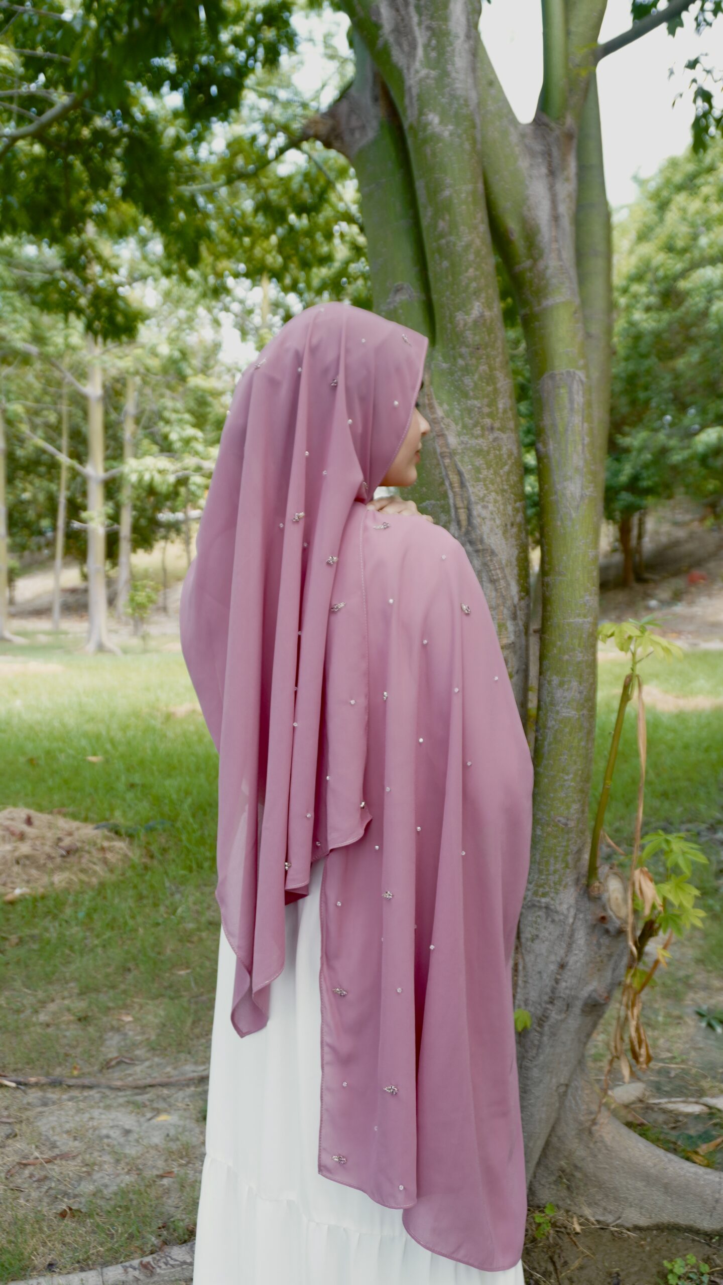 Naqsh Crystal Scarf – Blush Pink - Image 5