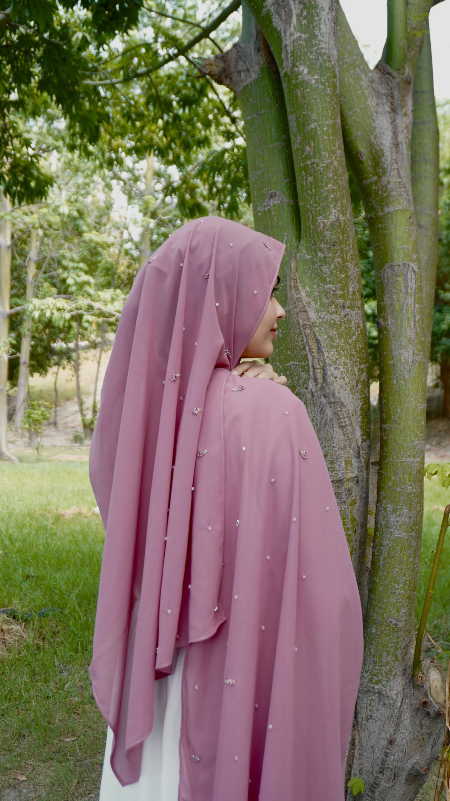 Naqsh Crystal Scarf – Blush Pink - Image 3