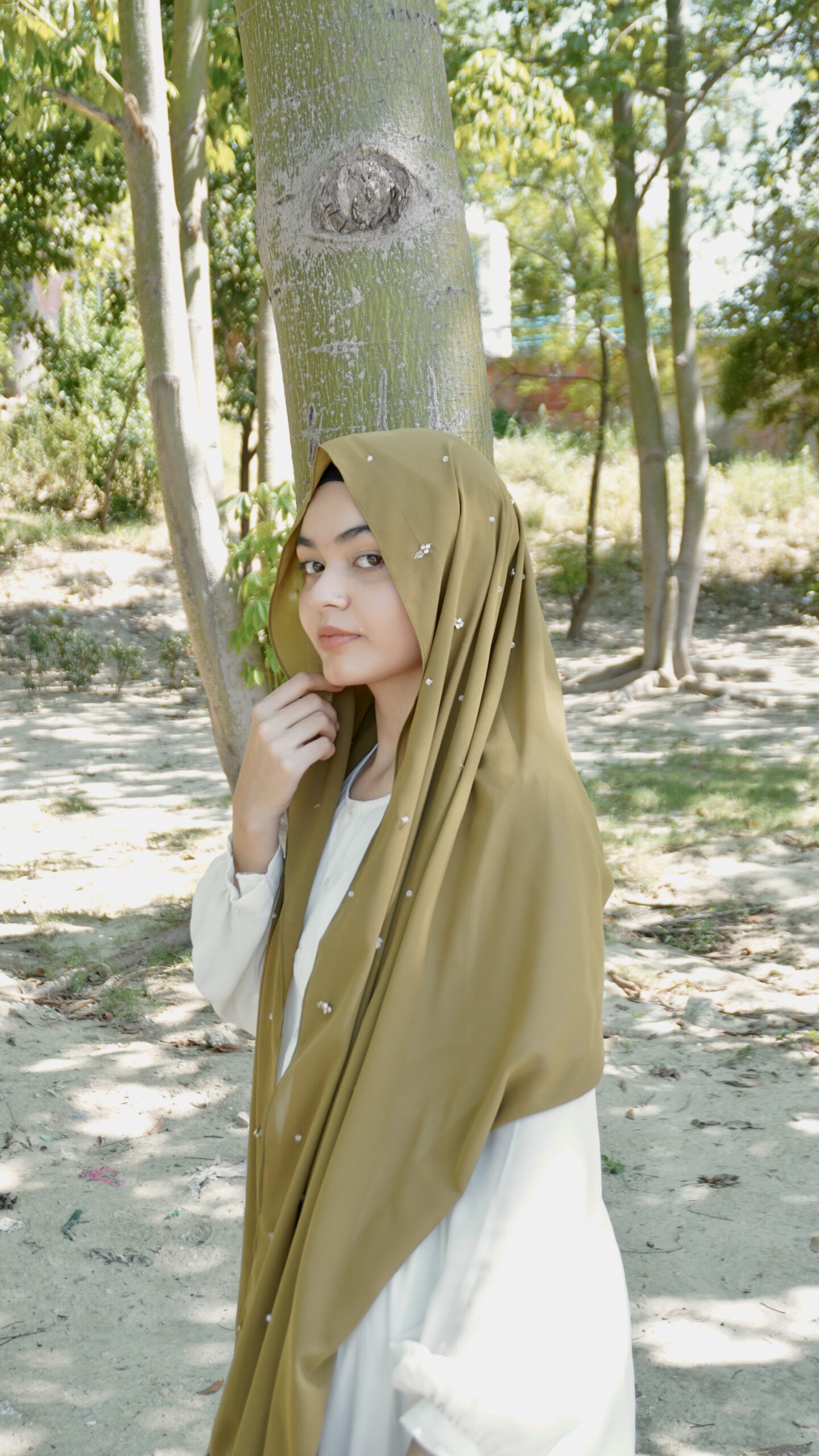 Naqsh Crystal Scarf – Olive Moss - Image 2