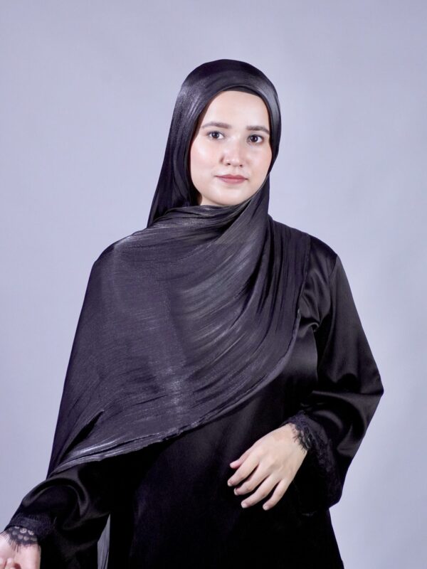 Shimmer Scarf – Classic Black