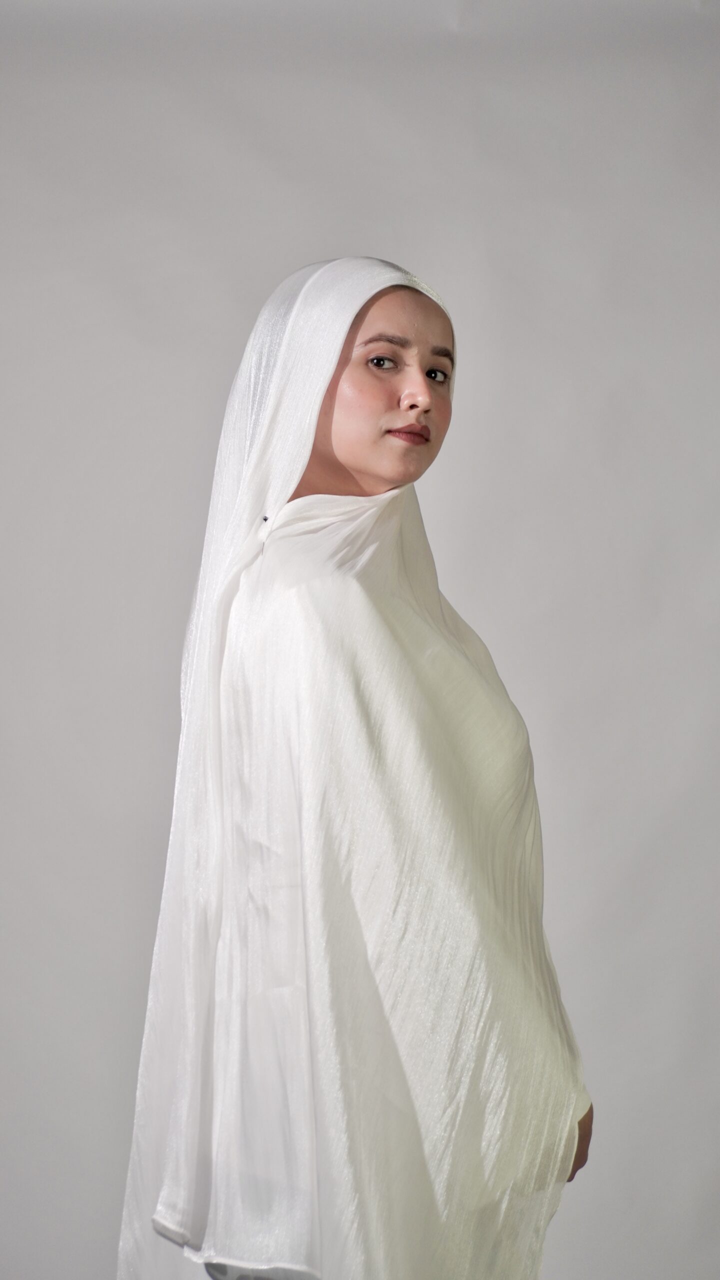 Shimmer Scarf – Off White - Image 5