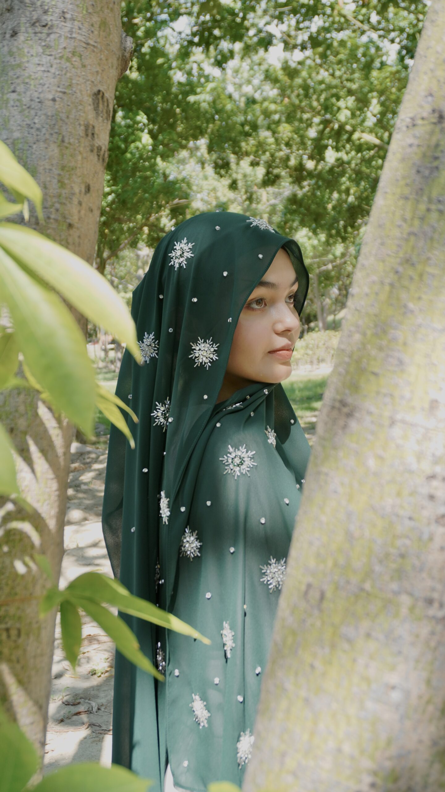 Qamar Embellished Chiffon Scarf – Emerald Green - Image 4