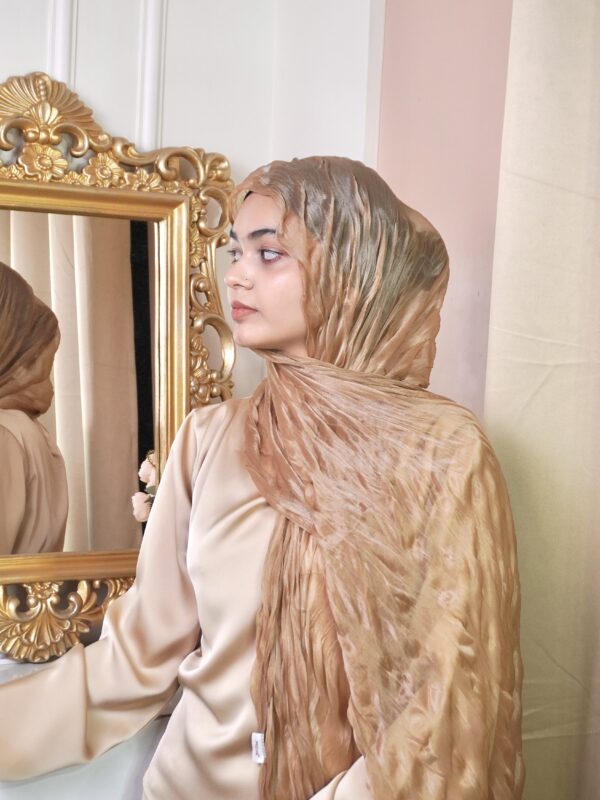 Curly Scarf – Champagne