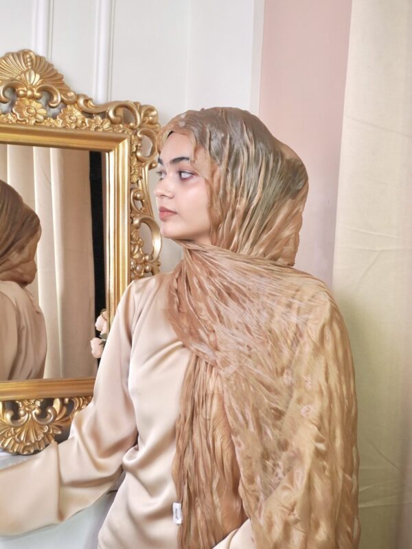 Curly Scarf – Champagne