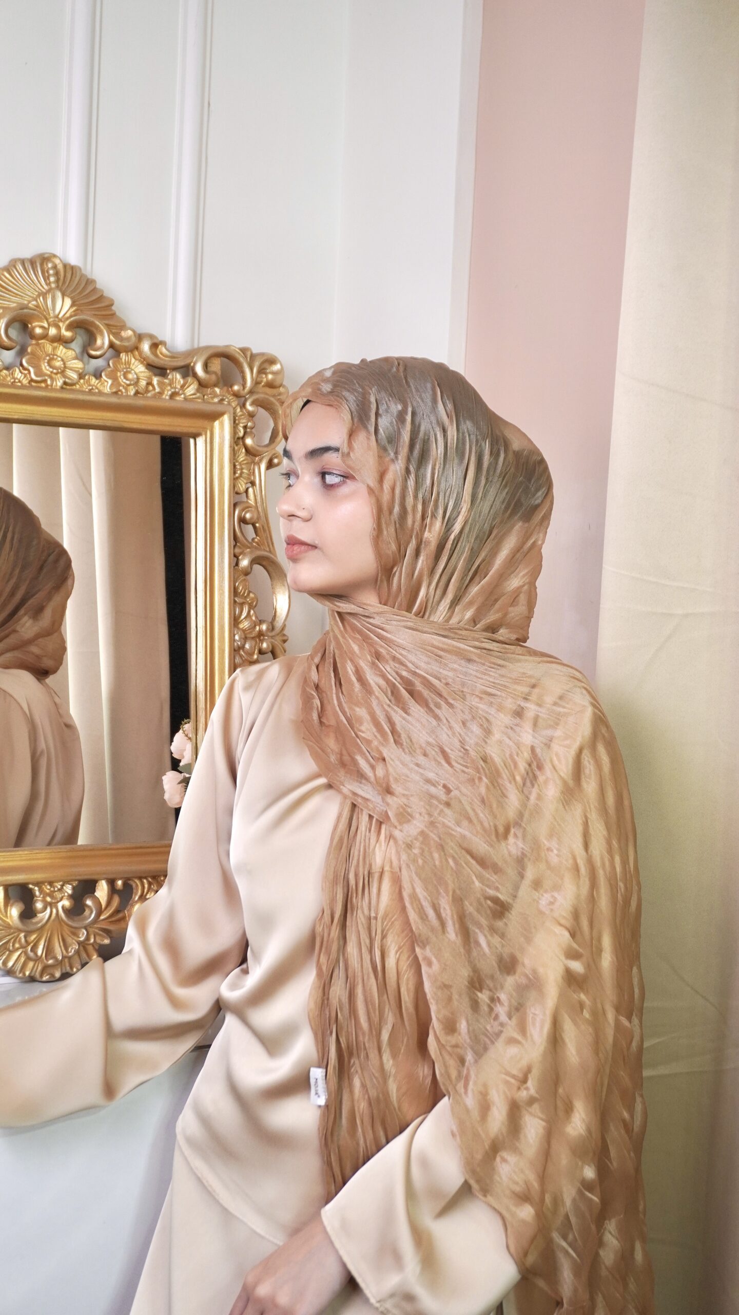 Curly Scarf – Champagne