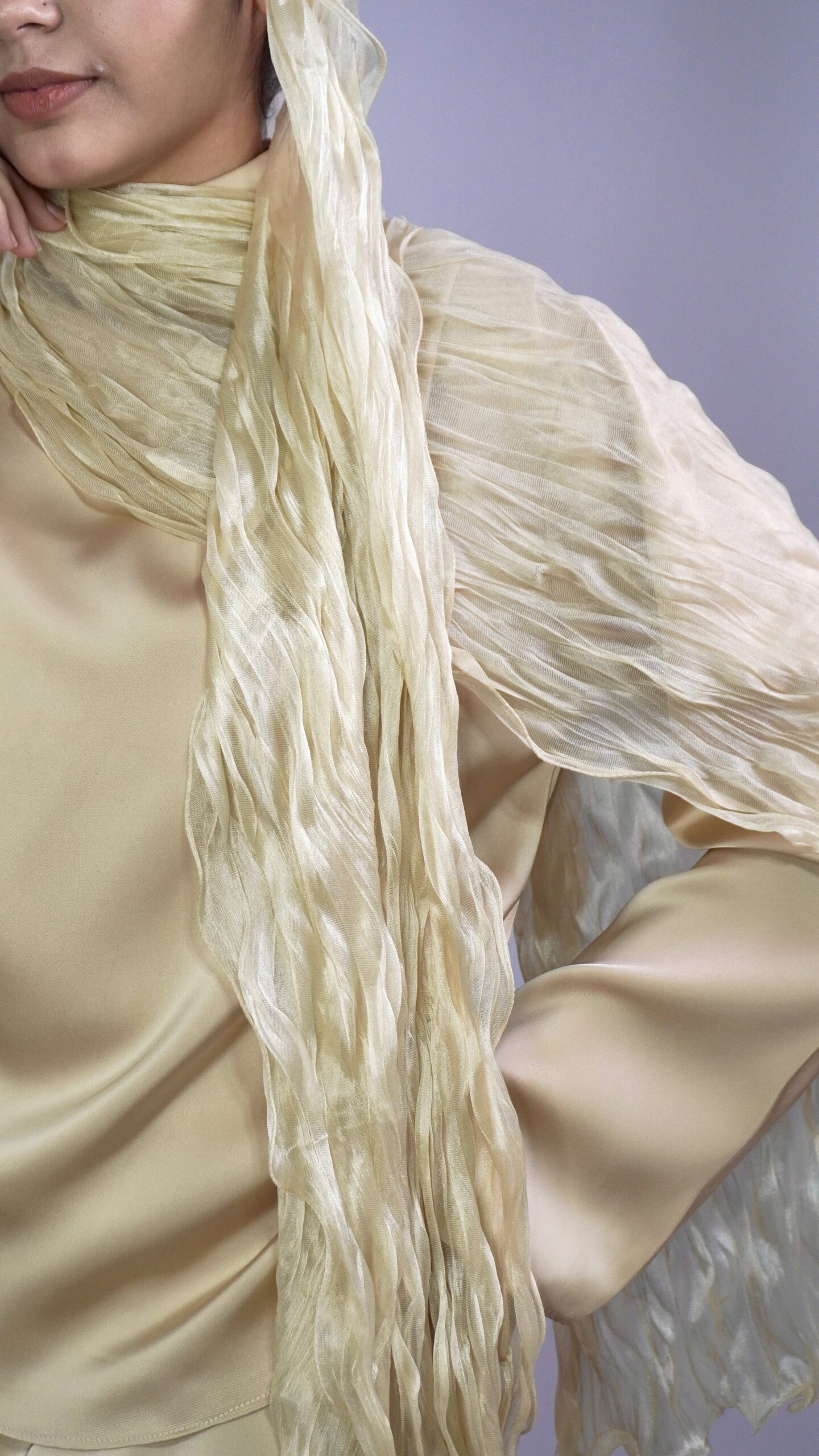 Curly Scarf – Cream - Image 3
