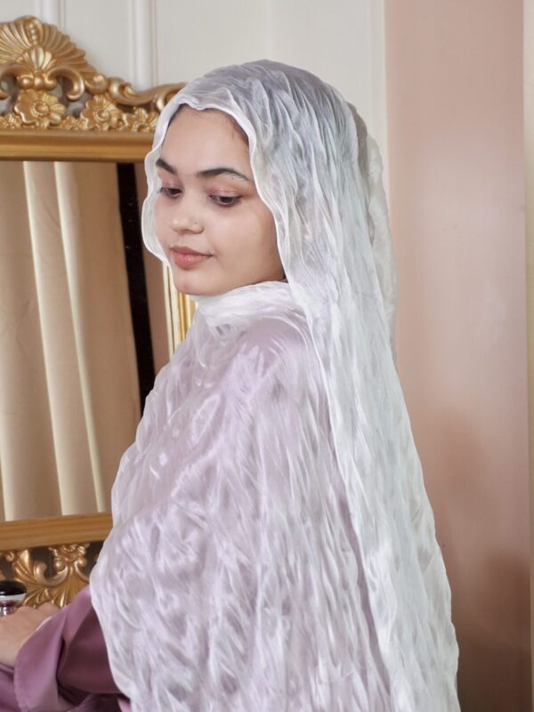 Curly Scarf – White