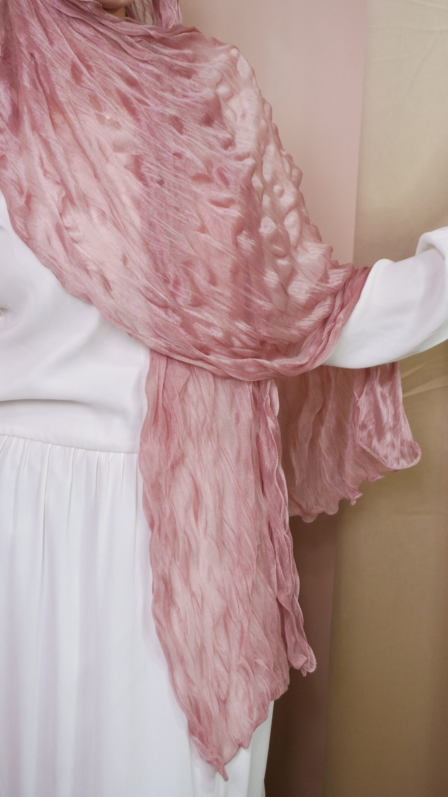 Curly Scarf – Peach - Image 3