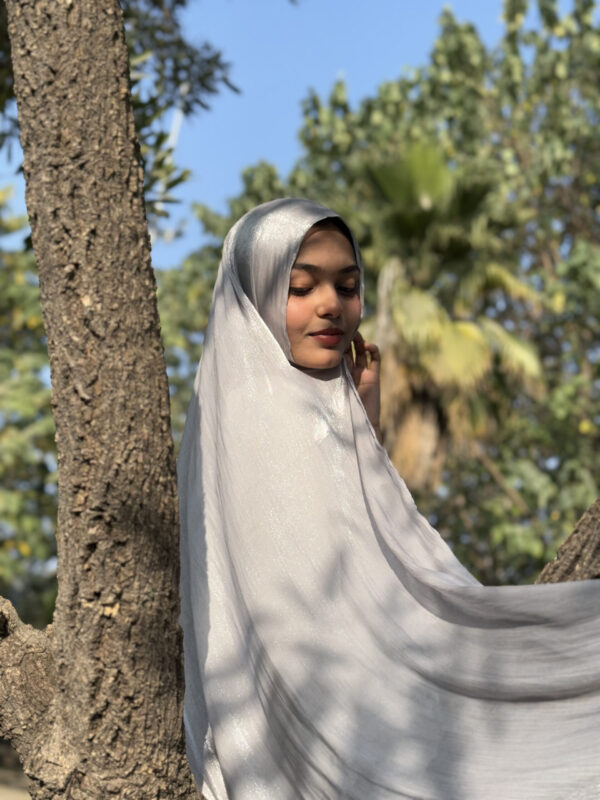 Shimmer Scarf – Pearl Grey